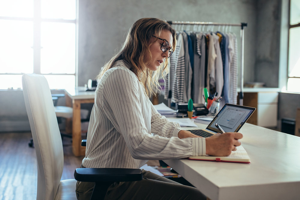Headless vs. Composable Commerce: Finding an eCommerce Website Developer for Your 2026 Tech Stack